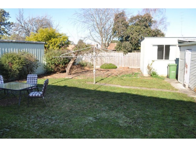 11 Muir Crescent, Newington VIC 3350