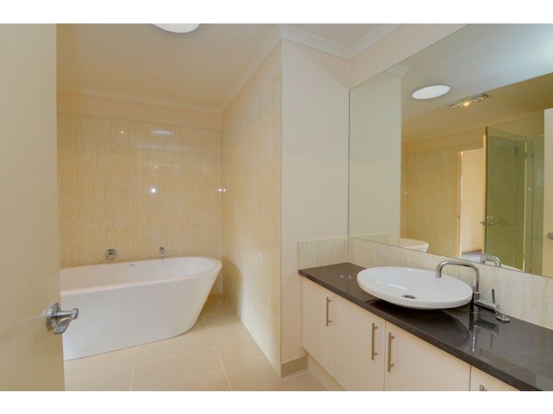 13/322 Clayton Street, Canadian VIC 3350