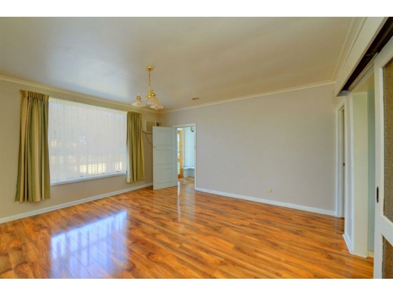 60 Birdwood Avenue, Sebastopol VIC 3356