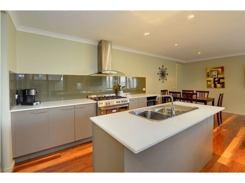 9 Waterford Drive, Miners Rest VIC 3352