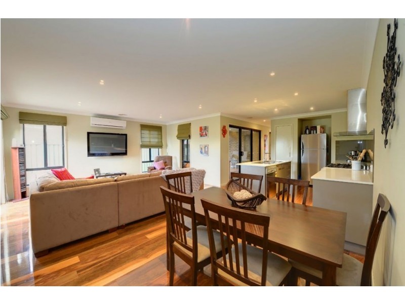 9 Waterford Drive, Miners Rest VIC 3352