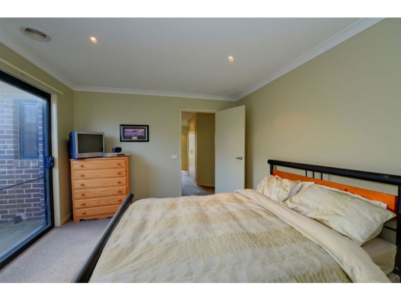 9 Waterford Drive, Miners Rest VIC 3352