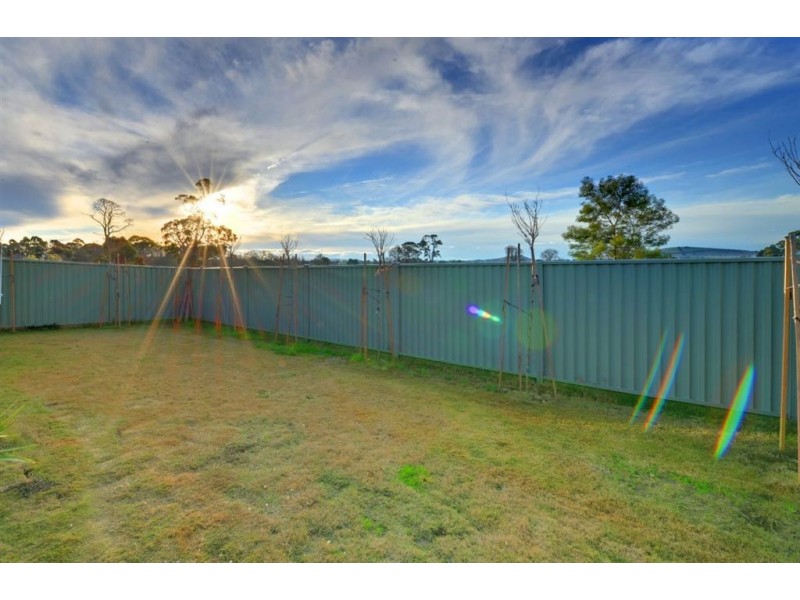 9 Waterford Drive, Miners Rest VIC 3352