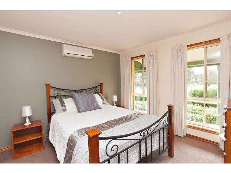 110 Wilsons Road, Haddon VIC 3351