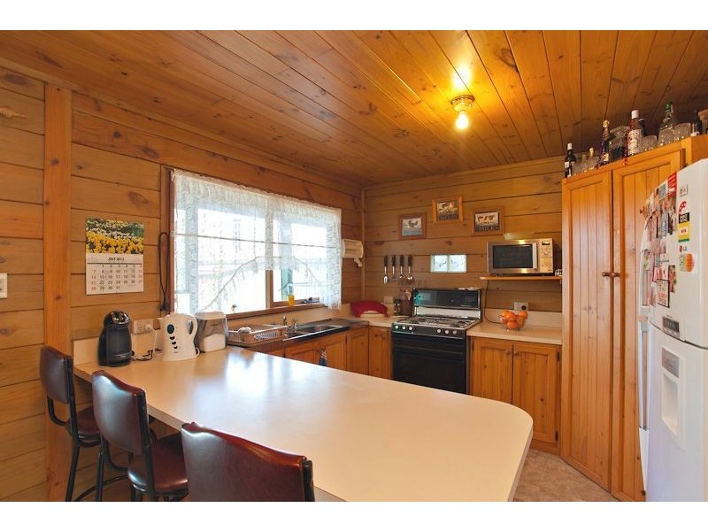 35 Bank Street, Ballan VIC 3342