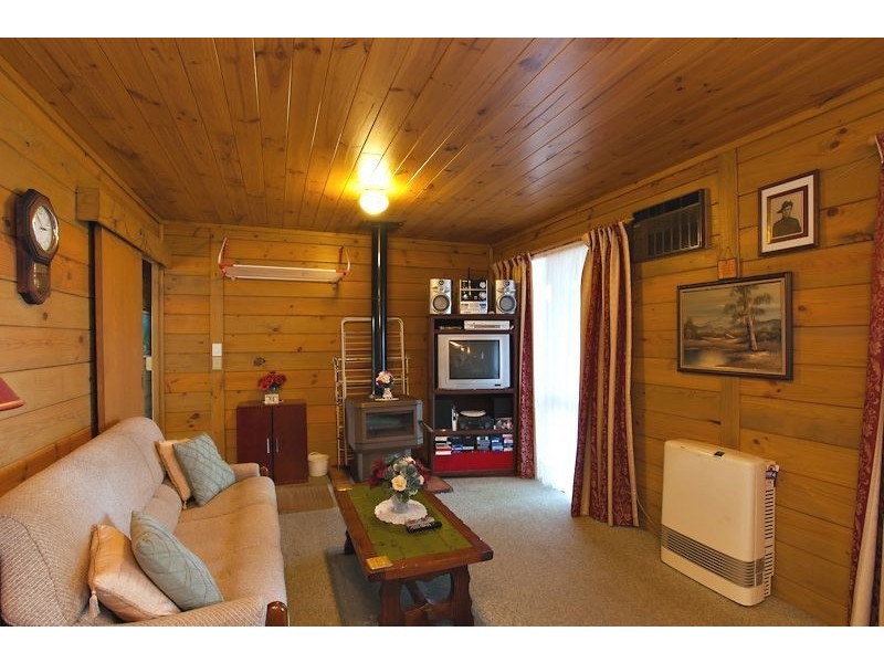 35 Bank Street, Ballan VIC 3342