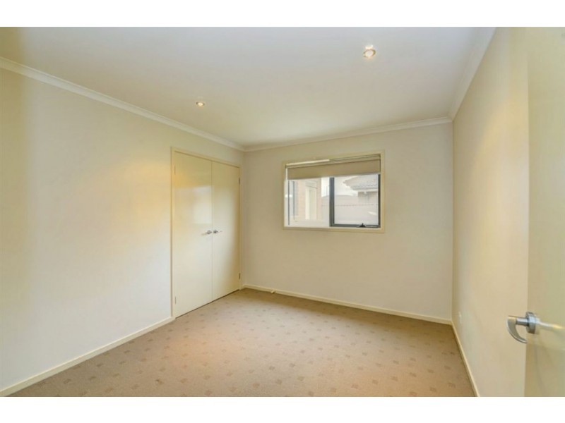 18 Menhennet Drive, Delacombe VIC 3356