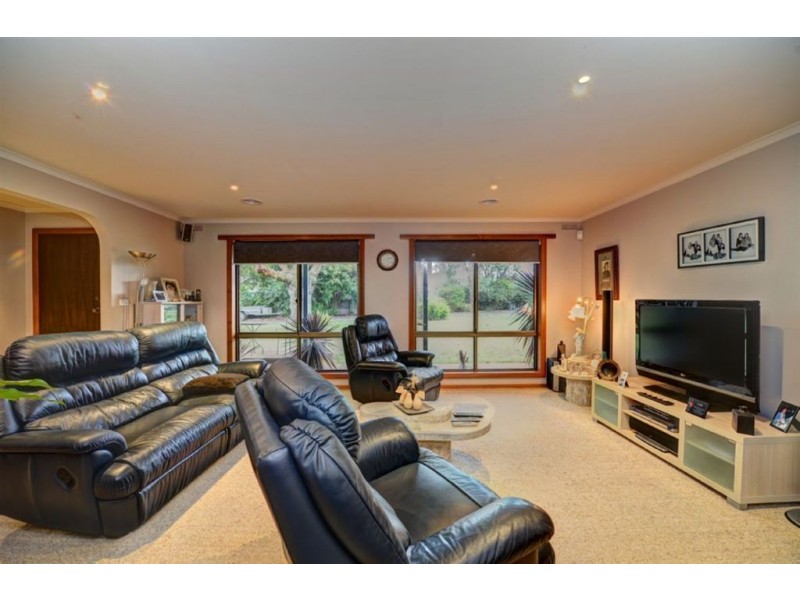 9 Earls Square, Delacombe VIC 3356