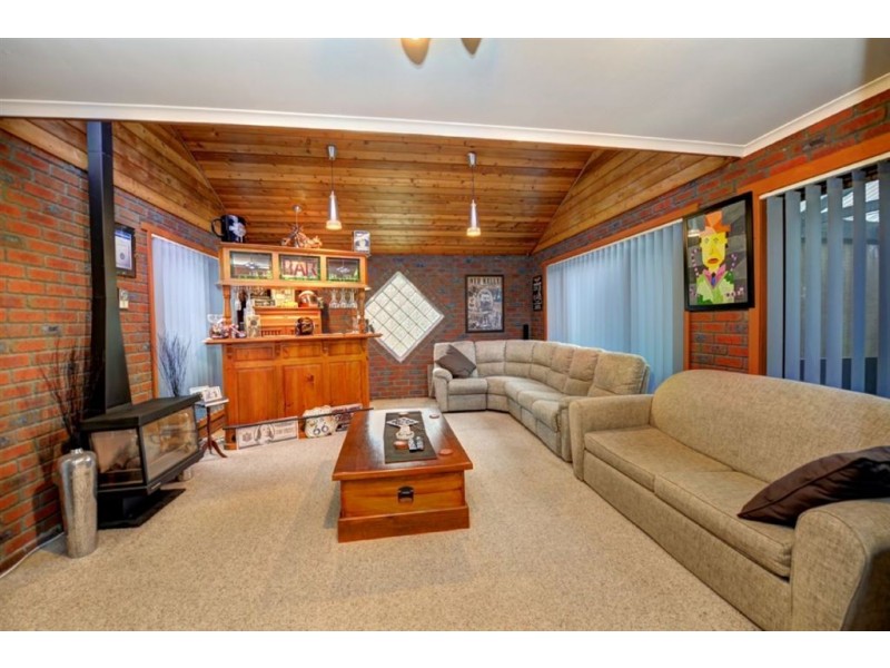 9 Earls Square, Delacombe VIC 3356