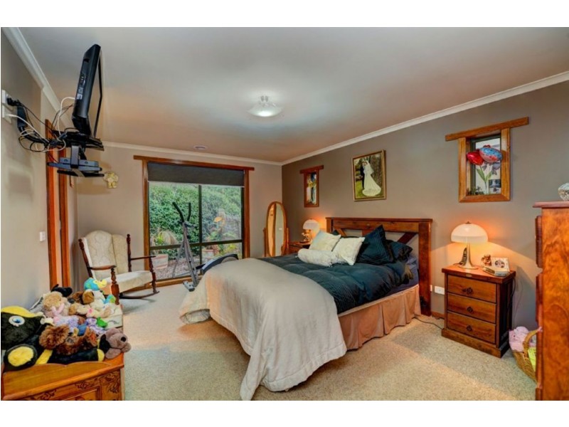 9 Earls Square, Delacombe VIC 3356