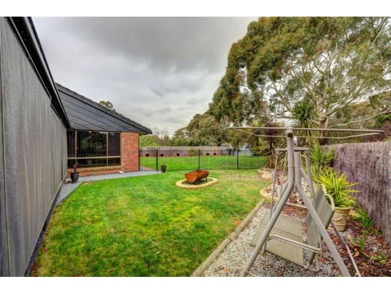 9 Earls Square, Delacombe VIC 3356