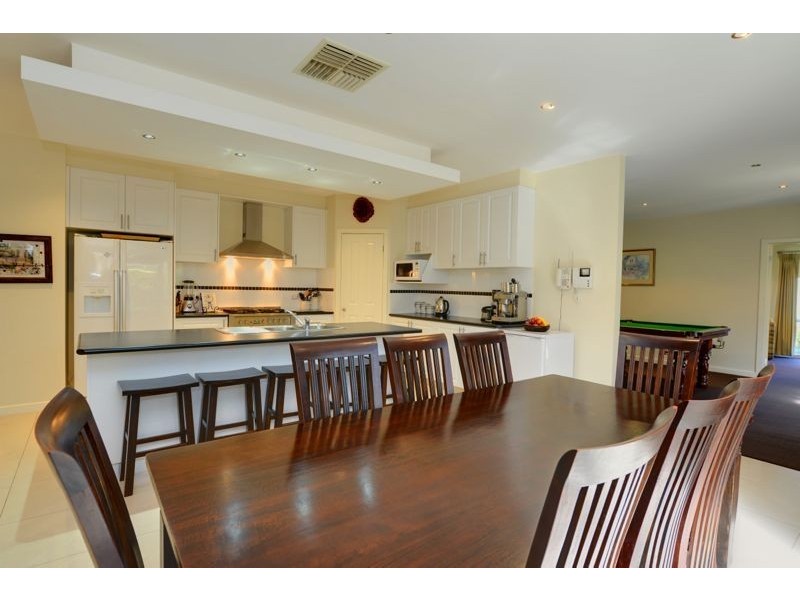 80 Faversham Avenue, Lake Gardens VIC 3355