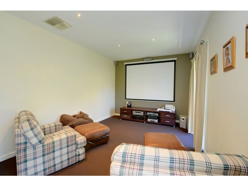 80 Faversham Avenue, Lake Gardens VIC 3355