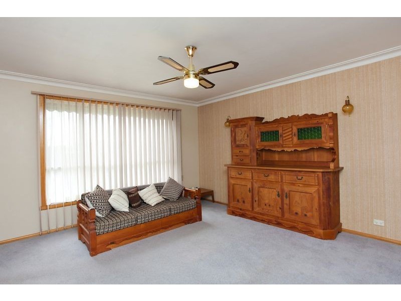 13 Ivanhoe Street, Wendouree VIC 3355