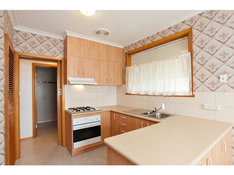 13 Ivanhoe Street, Wendouree VIC 3355