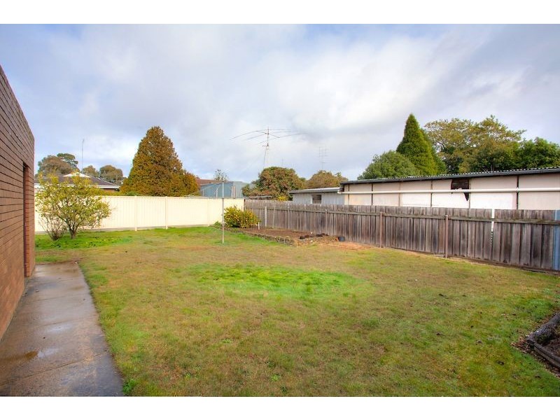 13 Ivanhoe Street, Wendouree VIC 3355