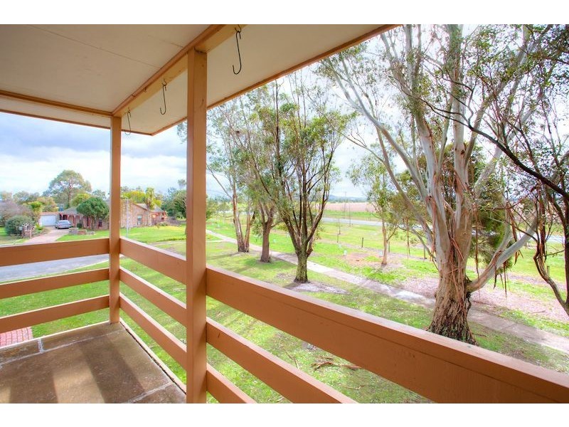 4 Madden Close, Cardigan Village VIC 3352