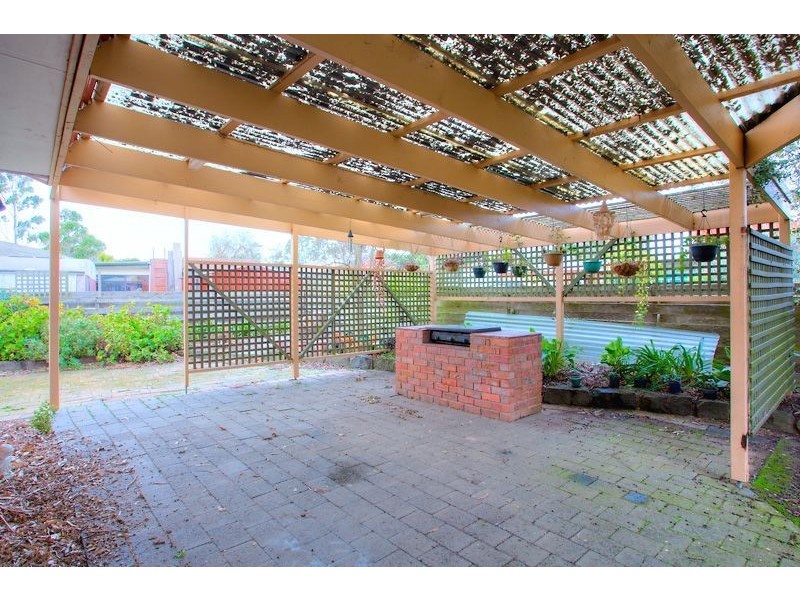 4 Madden Close, Cardigan Village VIC 3352