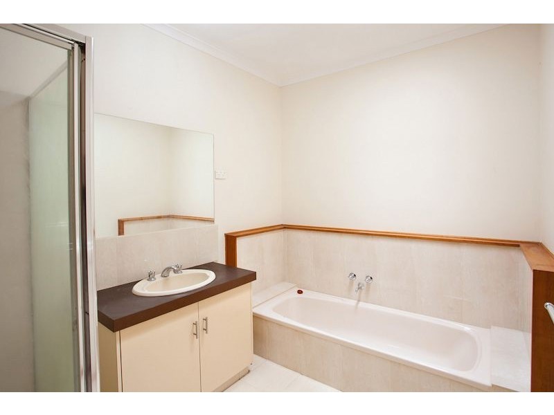 4 Madden Close, Cardigan Village VIC 3352