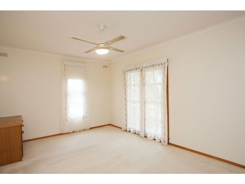 4 Madden Close, Cardigan Village VIC 3352