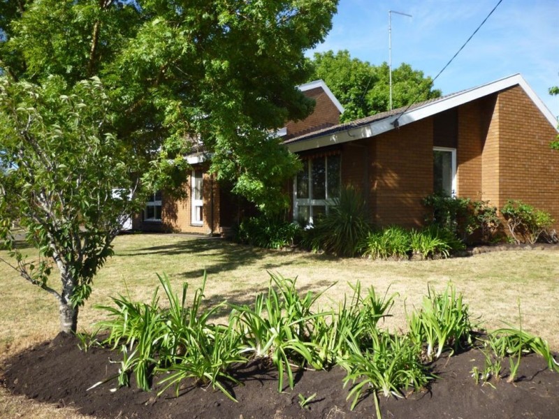 1837 Sturt Street, Alfredton VIC 3350