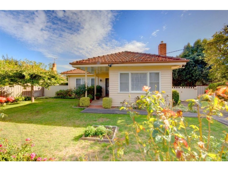 8 Prince Street, Alfredton VIC 3350