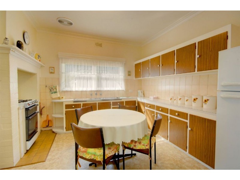 8 Prince Street, Alfredton VIC 3350