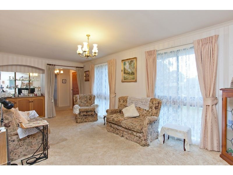 2 Highfield Avenue, Mount Clear VIC 3350