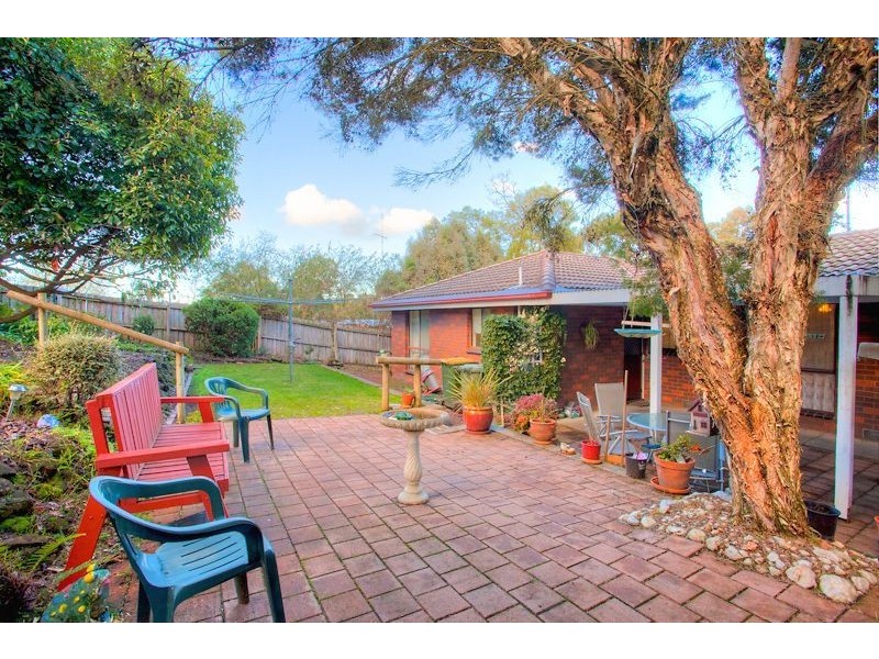 2 Highfield Avenue, Mount Clear VIC 3350