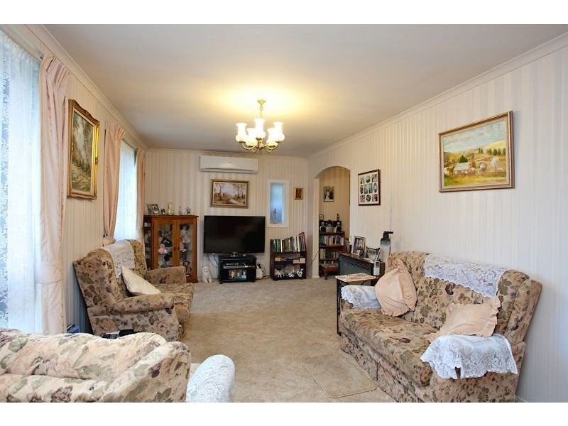 2 Highfield Avenue, Mount Clear VIC 3350