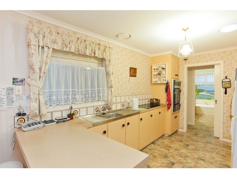 2 Highfield Avenue, Mount Clear VIC 3350