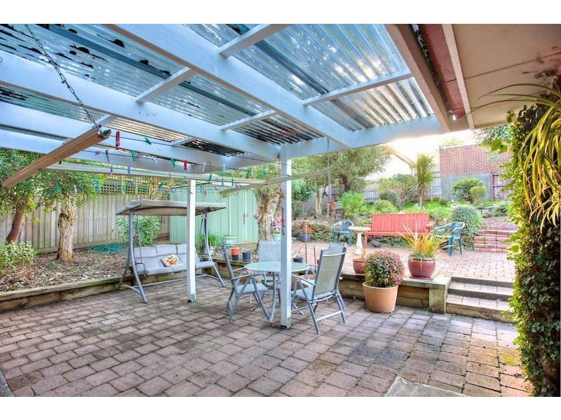 2 Highfield Avenue, Mount Clear VIC 3350