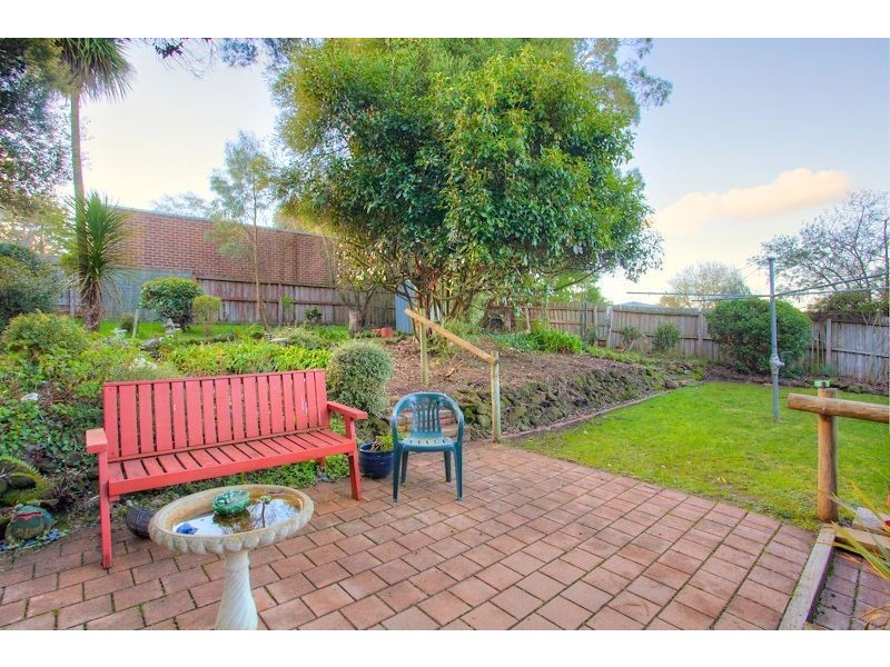 2 Highfield Avenue, Mount Clear VIC 3350