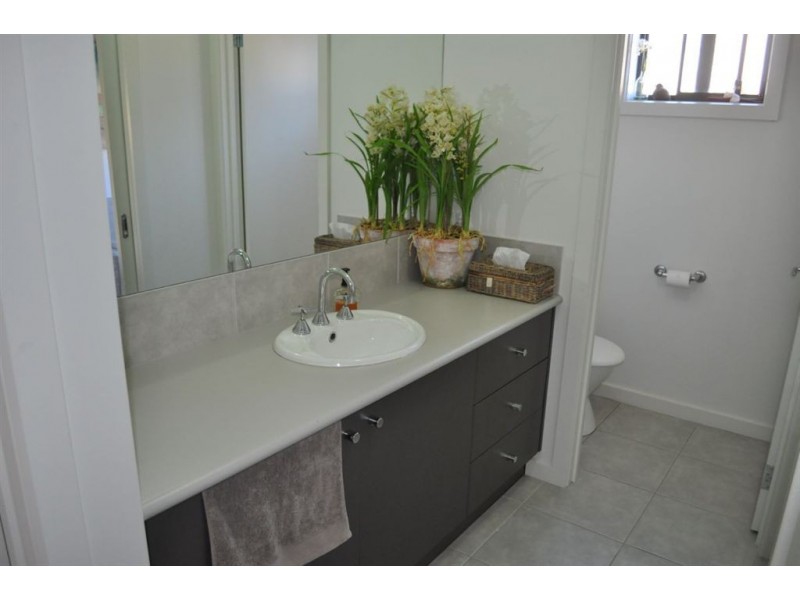 27 Pinevale Way, Ballarat North VIC 3350