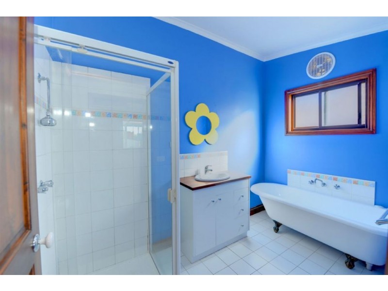 30 Johnson Street, Lake Wendouree VIC 3350