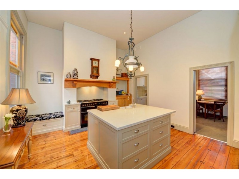 25 Victoria Avenue, Lake Wendouree VIC 3350