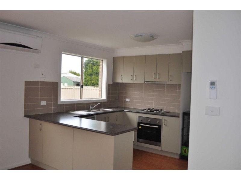 2/274 Albert Street, Sebastopol VIC 3356