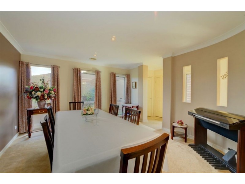 5 Chapel Cross Court, Delacombe VIC 3356