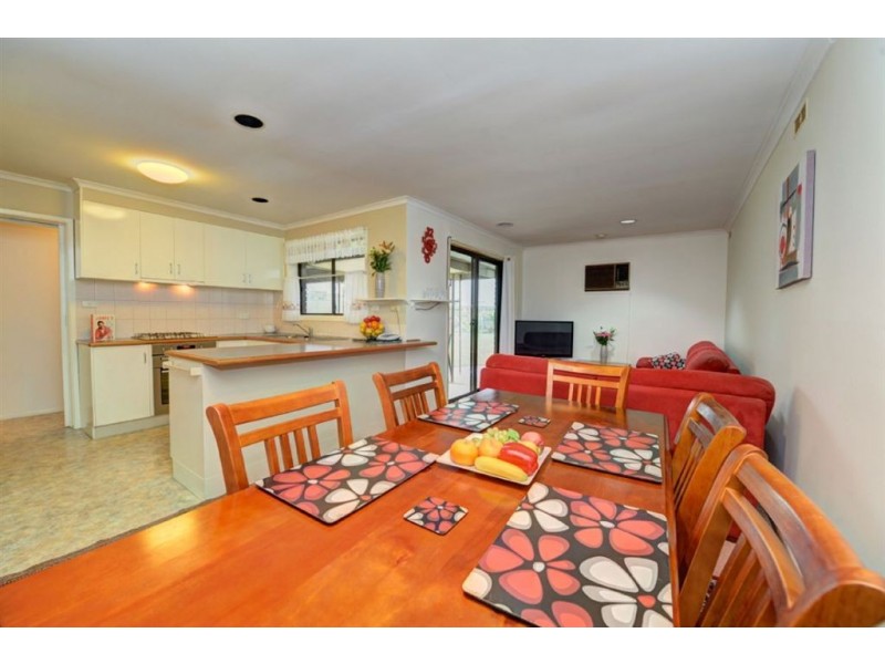 10 Langstaffe Drive, Wendouree VIC 3355