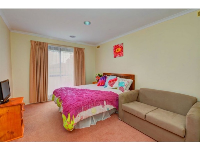 10 Langstaffe Drive, Wendouree VIC 3355