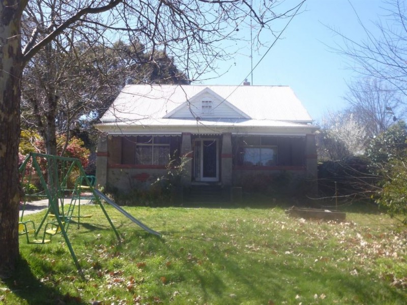 13 North Parade, Creswick VIC 3363