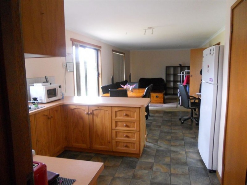 5 Cook Close, Sebastopol VIC 3356