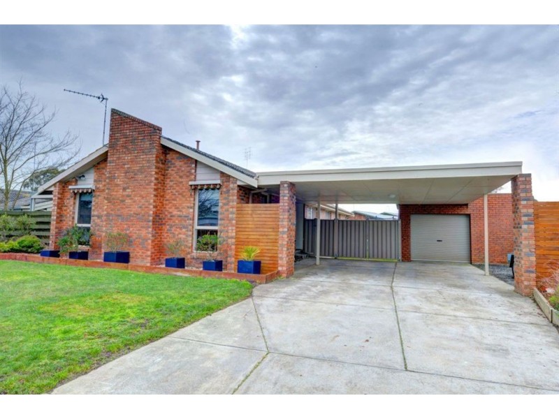 8 Avoca Crescent, Alfredton VIC 3350