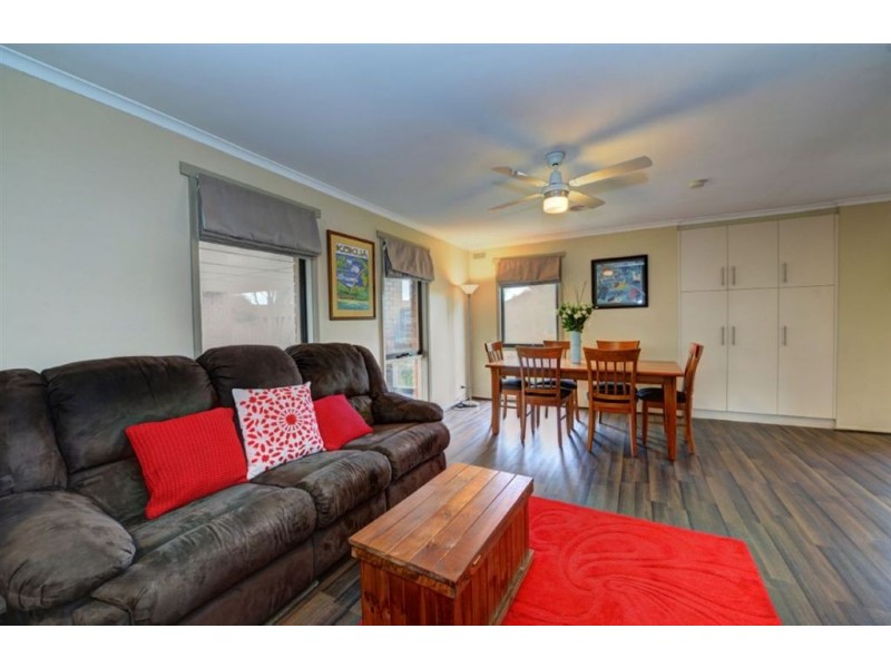 8 Avoca Crescent, Alfredton VIC 3350