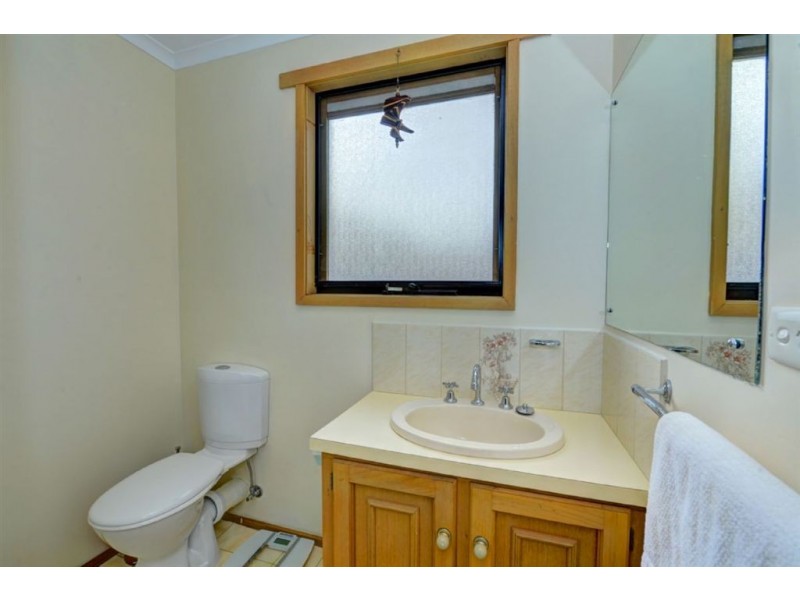 8 Avoca Crescent, Alfredton VIC 3350