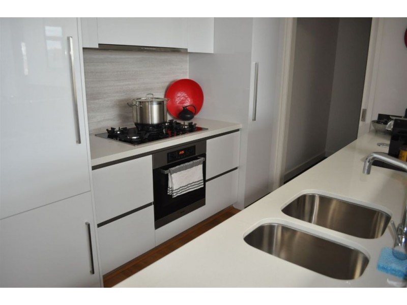 206/18-22 Wendouree Parade, Lake Wendouree VIC 3350