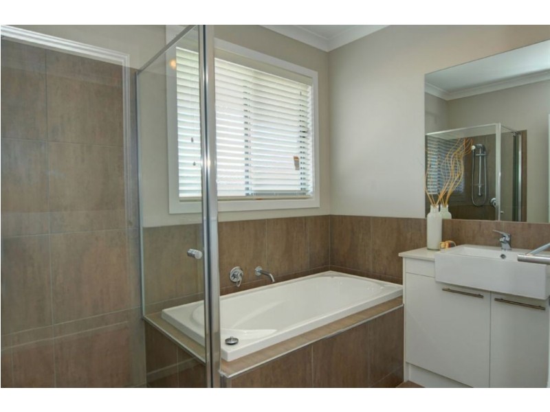 42b Elaine Avenue (display only), Alfredton VIC 3350