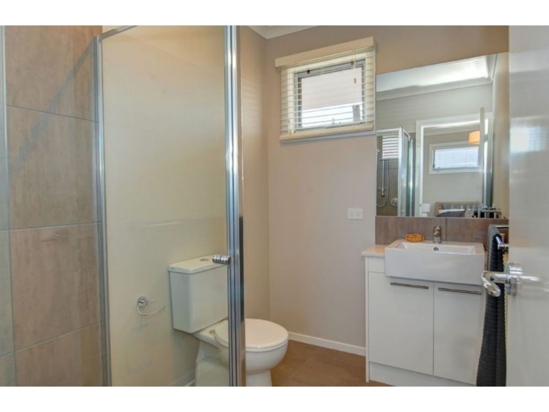 42b Elaine Avenue (display only), Alfredton VIC 3350