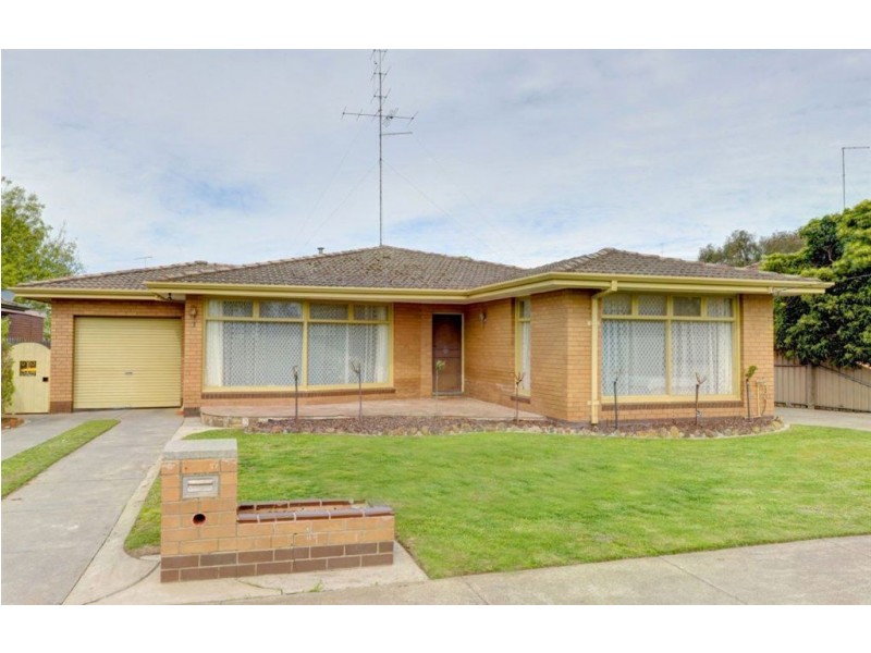 3 Whitelaw Avenue, Delacombe VIC 3356