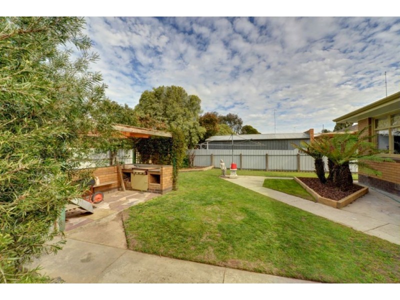 3 Whitelaw Avenue, Delacombe VIC 3356